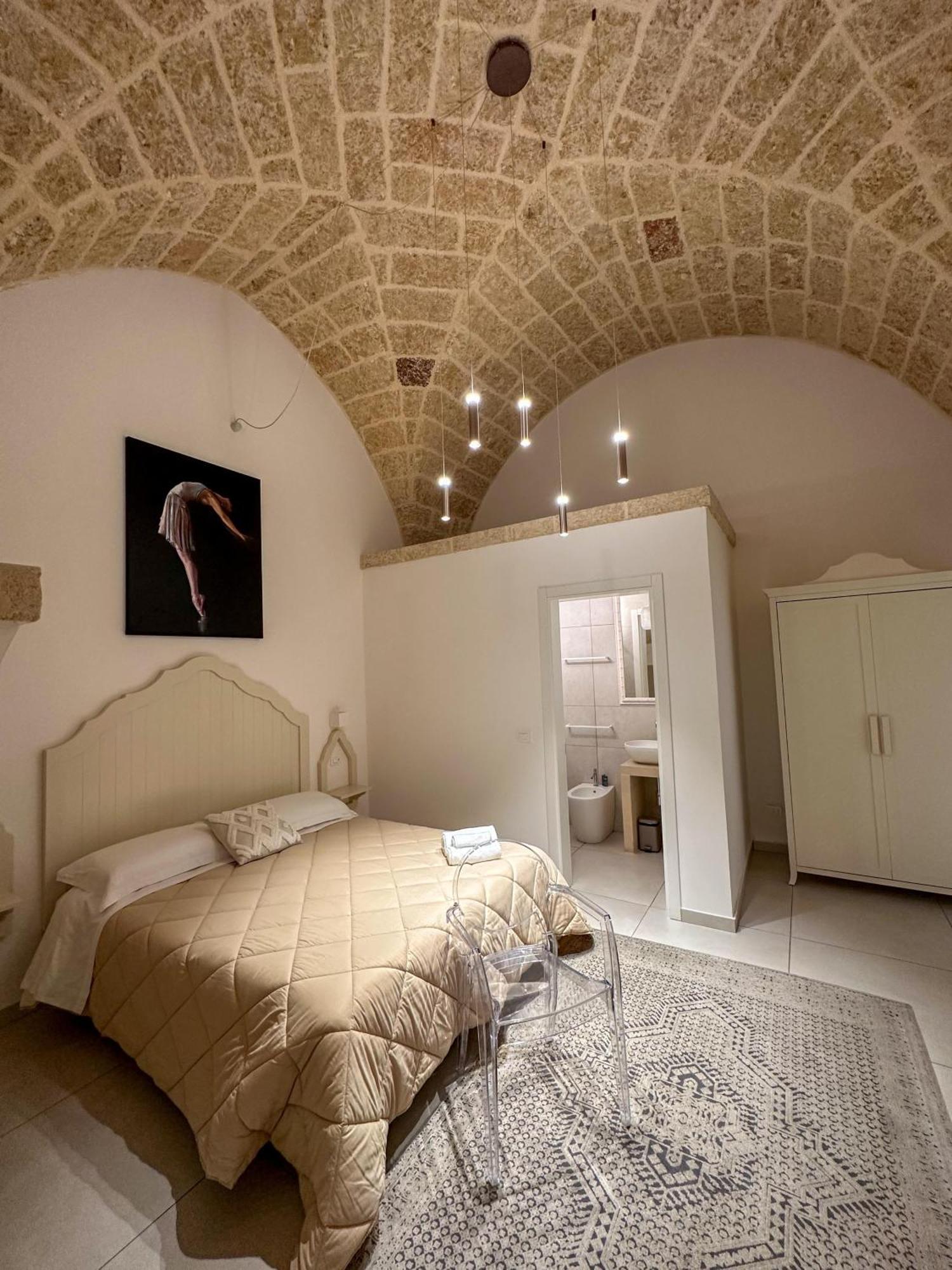 Palazzo Alma Luxury Rooms Казарано Экстерьер фото