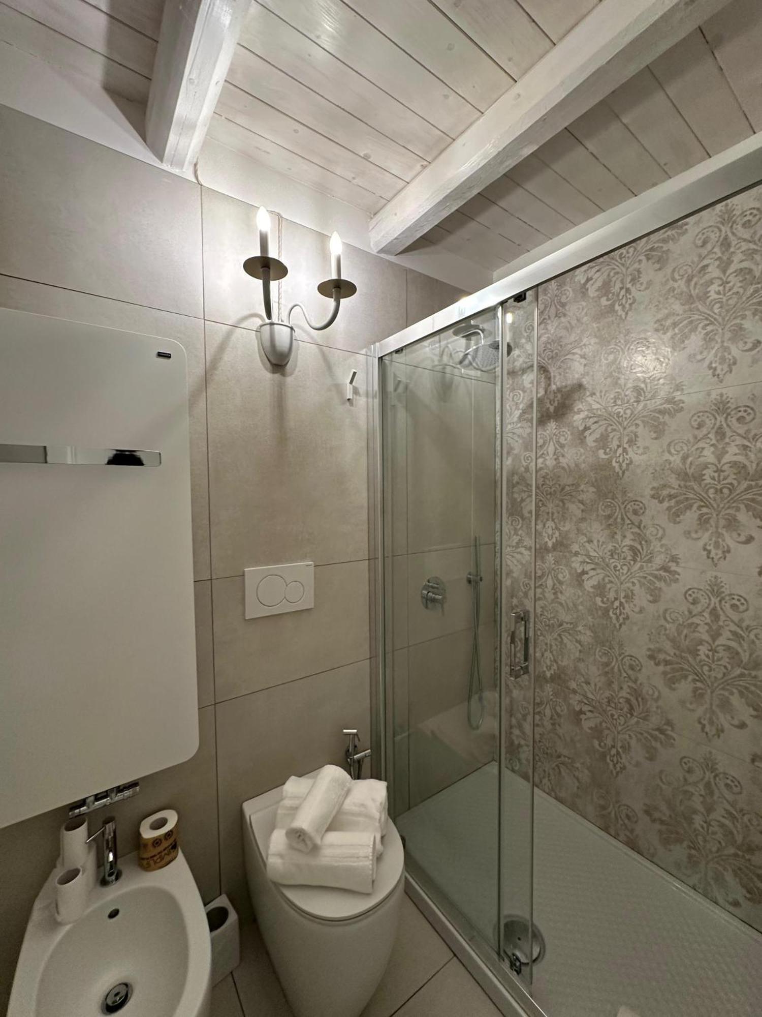Palazzo Alma Luxury Rooms Казарано Экстерьер фото