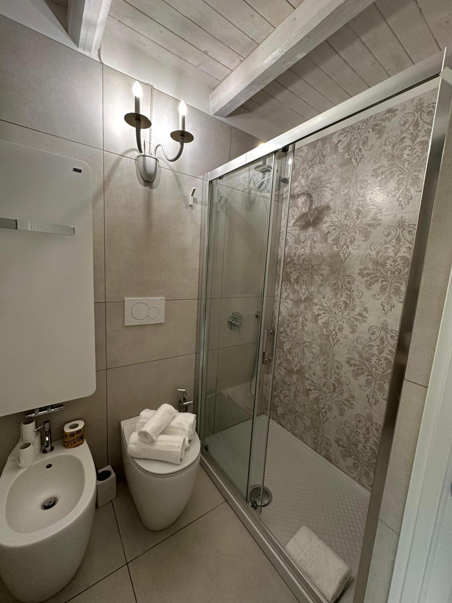 Palazzo Alma Luxury Rooms Казарано Экстерьер фото