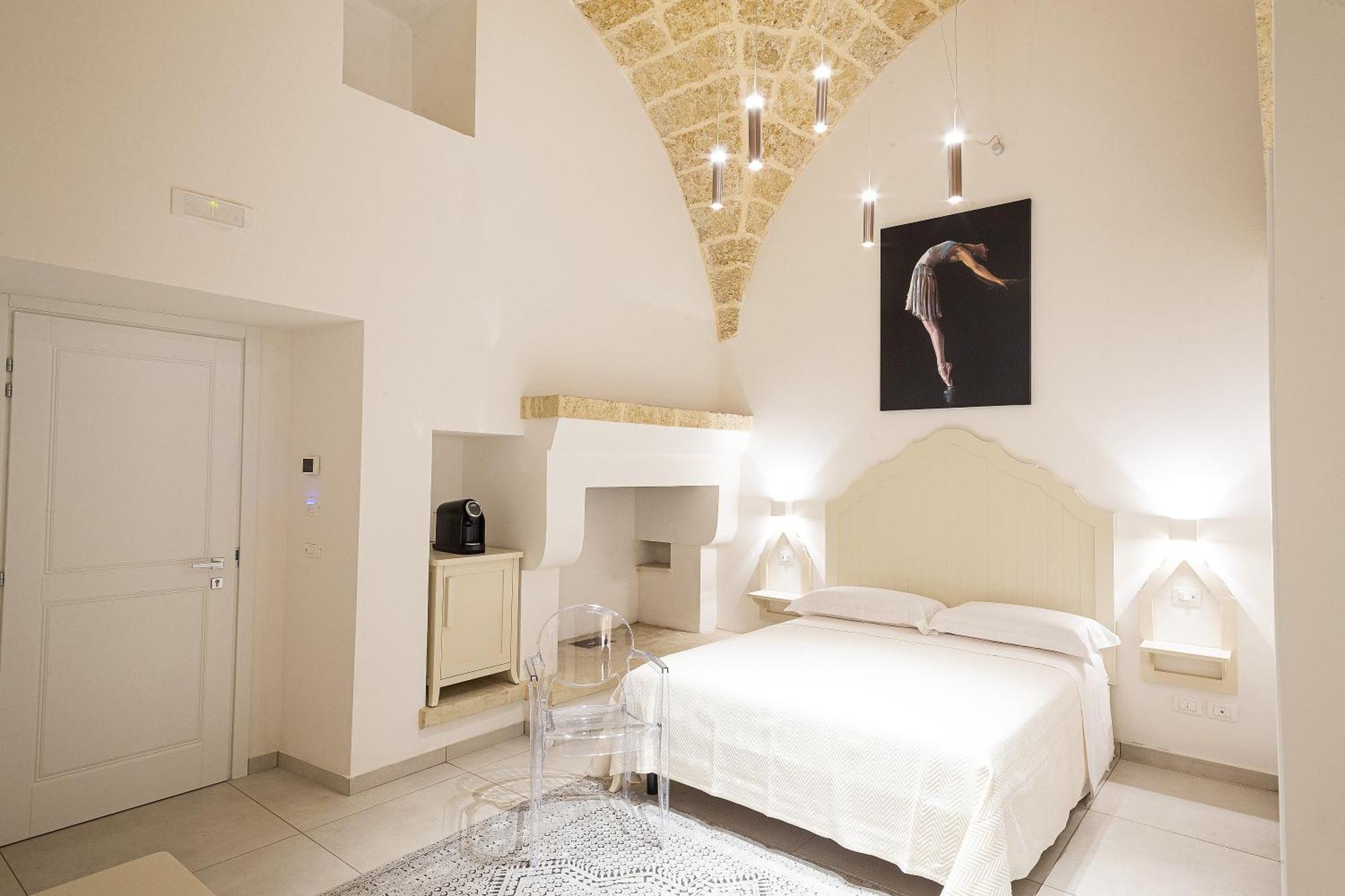 Palazzo Alma Luxury Rooms Казарано Экстерьер фото